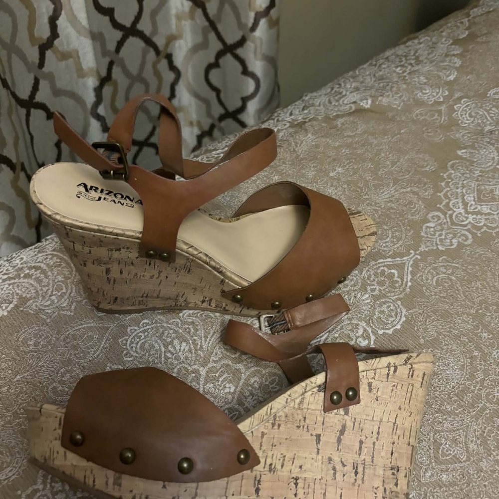 Arizona Jean Company Tan Wedge Sandals